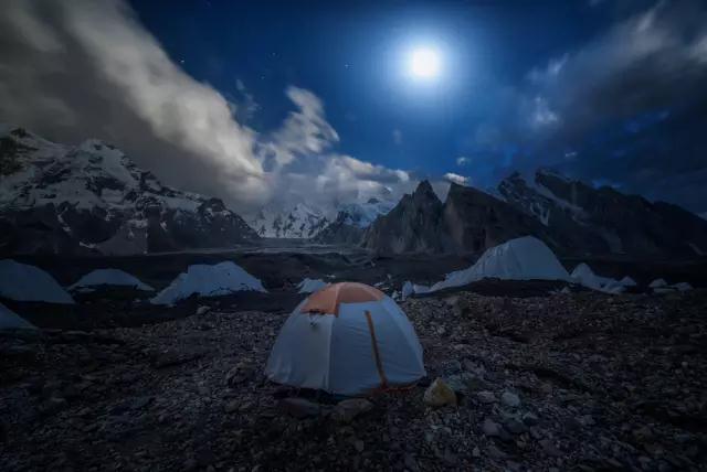 攝影構圖的核心技(jì )巧——不是三分(fēn)法，也不是做減法