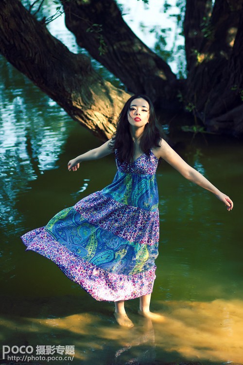 假期拍攝小(xiǎo)貼士 利用(yòng)眩光拍出森林系人像